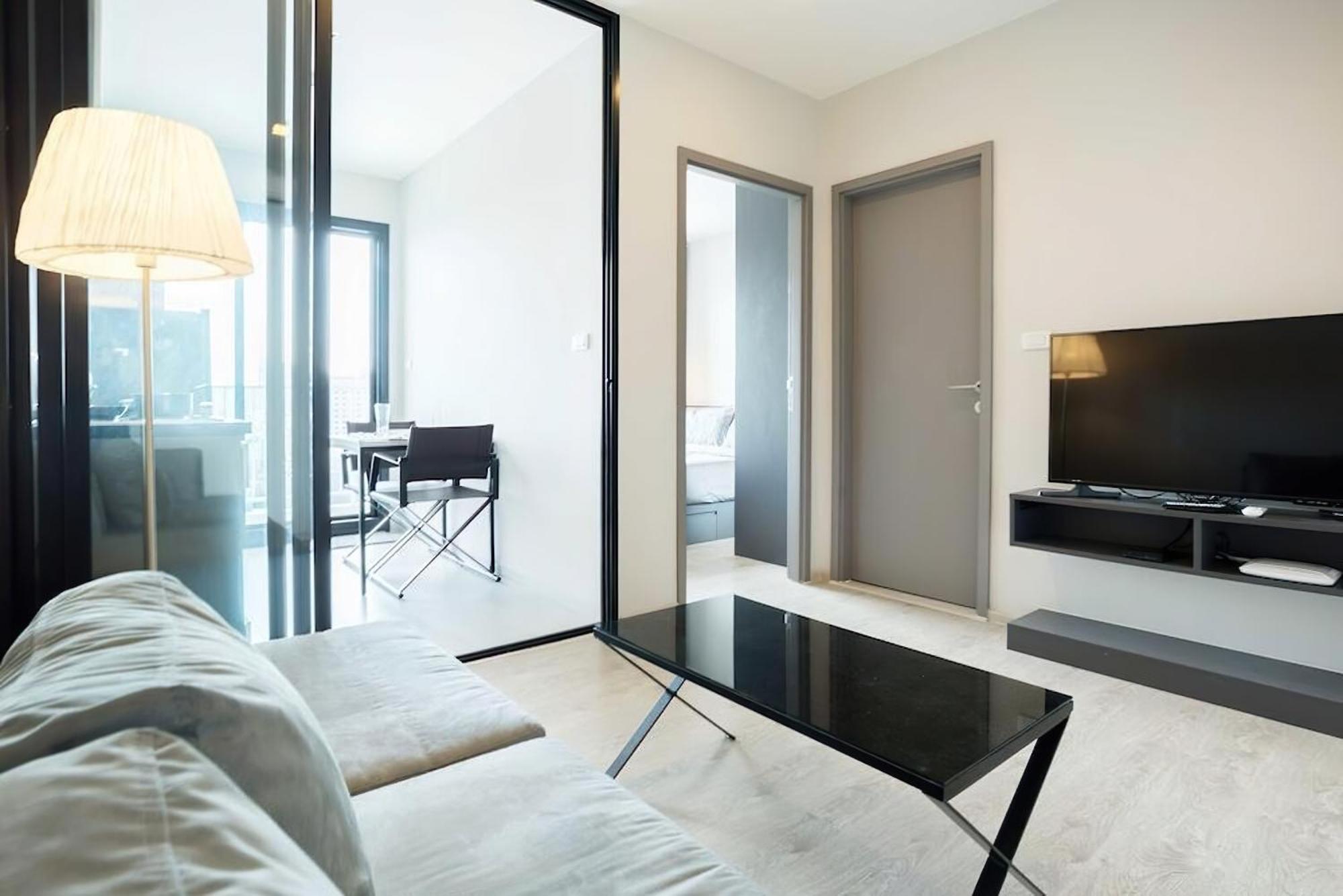 Apartment Central & Infinity Pool